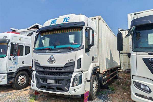 Dongfeng Liuzhou Motor Chenglong H5 260HP 4X2 9.7m Box Truck (China VI Emission Standard) Single Axl in China