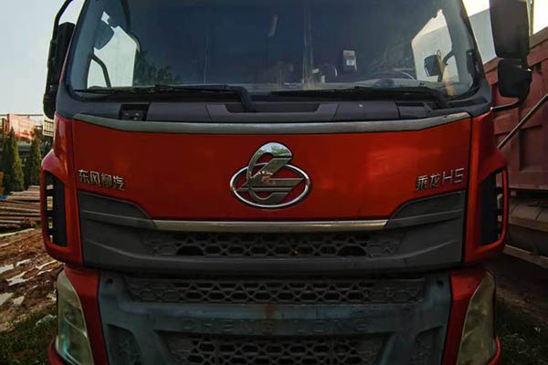 Dongfeng Liuzhou Motor Chenglong H5 heavy-duty truck, 460 hp, 6x4 tractor (National V) dual-drive, u