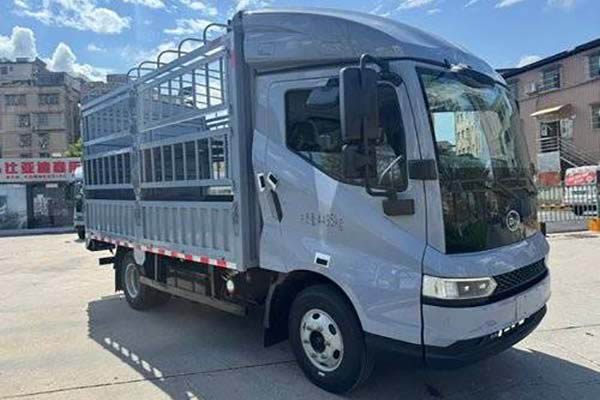 BYD T5DM Technology Edition 4.5T 4.03m Single-Row Plug-In Extended Range Hybrid Cabin Light Truck Us for sale