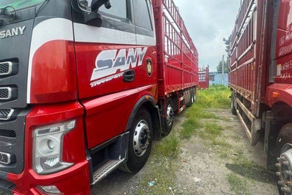 good Sany Group Junling Edition 430HP 8x4 9.5m Stake Truck (National V Emission Standard) Front 4x4 Rear