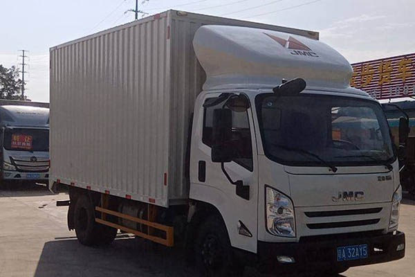 good Jiangling Kaiyun Blue Whale 152HP 4.12m single-row van light truck with single axle. Used Jiangxi Is