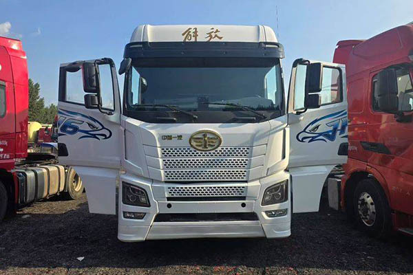 good Qingdao Jiefang JH6 heavy-duty truck, 480 hp, 6x4 dual-drive, Weichai used tractor