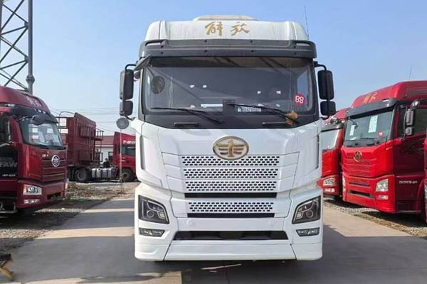 good Qingdao Jiefang JH6 heavy-duty truck, Pilot Edition 2.0, 480 hp, 6x4, AMT, dual-drive, used Weichai