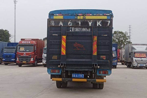 Jiangling Kaiyun Strong Edition Widebody Standard Model 129HP 4.08m Single-row Stake Light Truck Sin in China