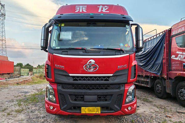 good Dongfeng Liuzhou Motor Chenglong H5 medium truck, 240 hp, 4x2, 6.8m, single-axle, 6.8m, Yuchai used truck
