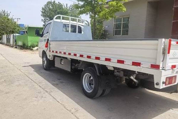 sale Changan Leaper D5 PLUS Luxury 116HP 3.95m Single-row Sideboard Pickup Truck (China VI Emission Stand