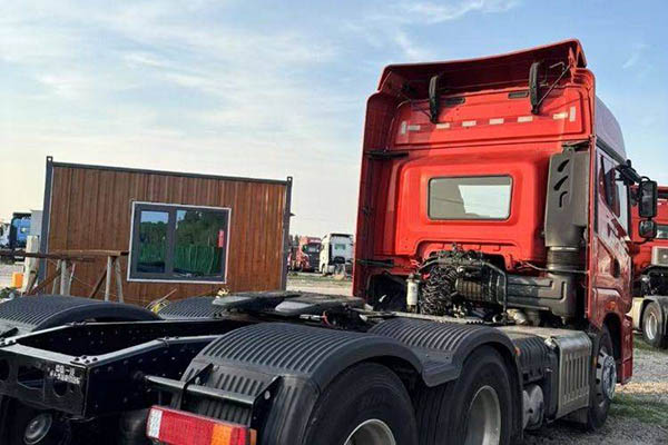 Qingdao Jiefang JH6 heavy-duty truck, Pilot Edition 2.0, 510 hp, 6x4 dual-drive, Weichai used tracto in China