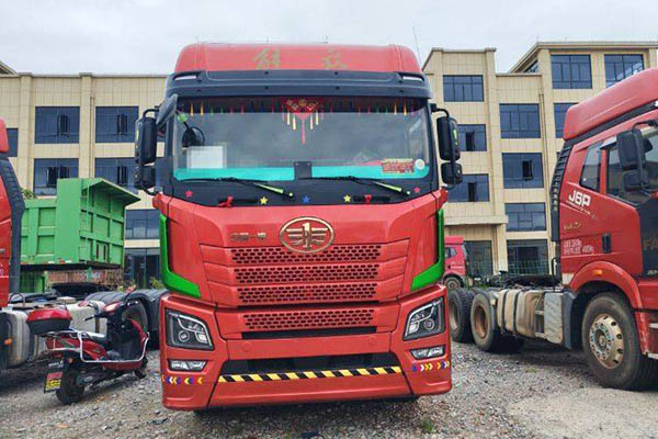 good Qingdao Jiefang JH6 heavy-duty truck, Zhiyue version, all-season model, 480 hp, 6x4 CNG dual-drive,
