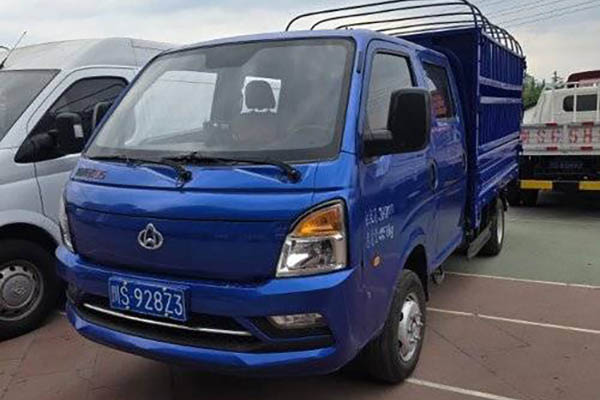 Changan Leaper D5 PLUS Comfort Edition, 116 hp, 3.05m double-row, single-axle, Yunnei Power used tru