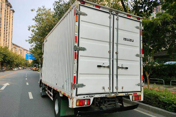 sale Jiangling Xin Kaiyun luxury model 116 horsepower 4m single-row van light truck single-axle Qingling Isuzu used truck