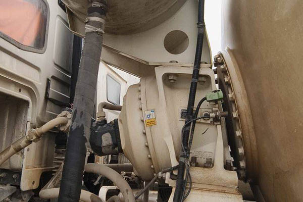 Sany Group 312HP 8X4 7.99m3 concrete mixer truck, used Mercedes-Benz mixer truck for sale