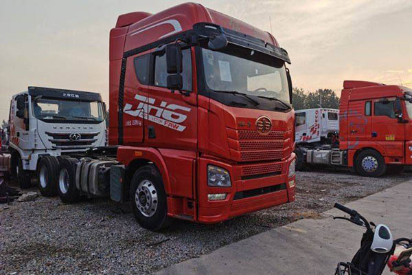 good Qingdao Jiefang JH6 heavy-duty truck, Zhizun 550 ultra-light version, 550 hp, 6x4 dual-drive, used W