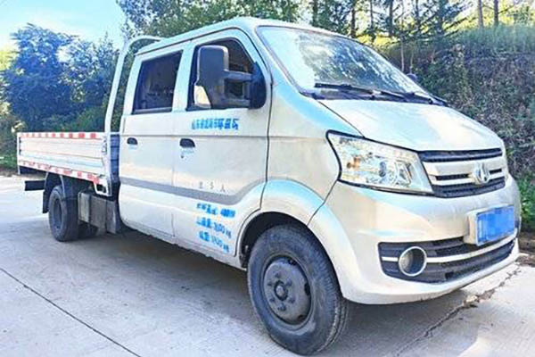 Changan X7 1.6L 122HP 3.05m double-row flatbed pickup truck (China VI emission standards), single-ax for sale