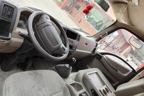 sale Jiangling Kaiyun wide-body standard model, 129 horsepower, 4.1m single-row flatbed light truck, sing