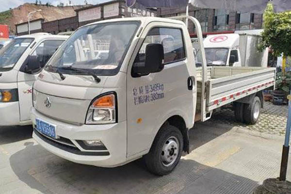 Changan Leaper D5 PLUS Standard Edition 1.6L 122HP 3.75m Single-row Sideboard Pickup Truck (China VI
