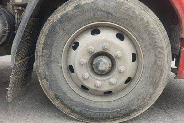 Dongfeng Liuzhou Motor's new Chenglong M3 medium-duty truck, 195 horsepower, 4x2, 6.8m (China V for sale