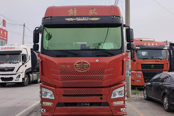 good Qingdao Jiefang JH6 heavy-duty truck, 460 hp, 6x4 LNG dual-drive, used Weichai tractor