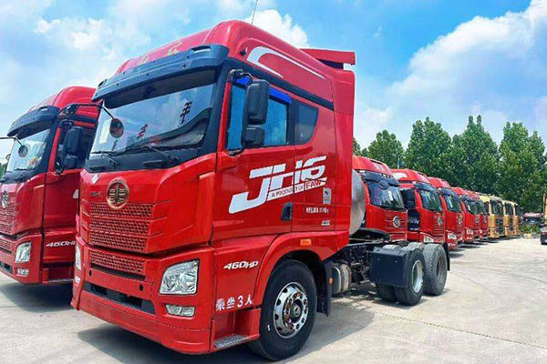 Qingdao Jiefang JH6 heavy-duty truck, 460 hp, 6x4 LNG tractor (Fast 16-speed), National VI standard