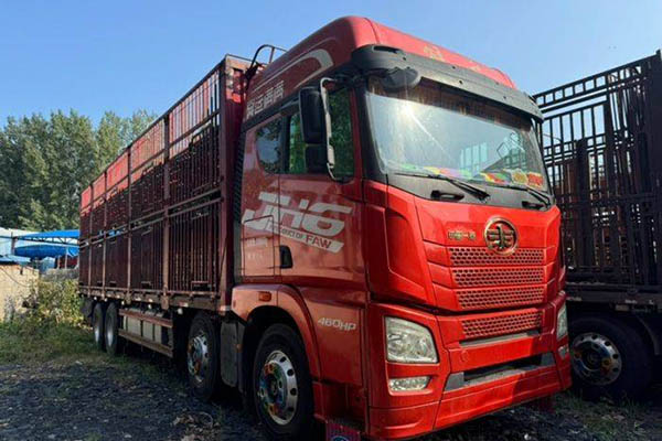 good Qingdao Jiefang JK6 medium truck, 240 hp, 4x2, 9.78m single-axle van, used Dachai truck