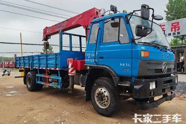Dongfeng Truck-Mounted Crane Dongfeng Chassis 180 5.7 4X2 in China