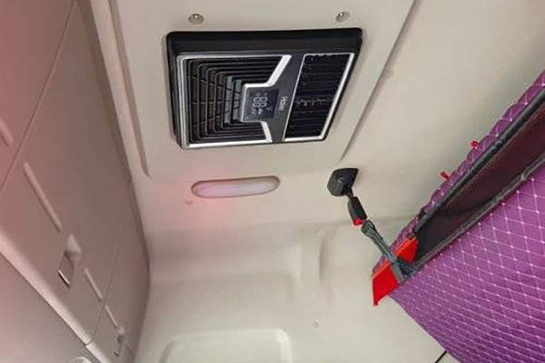 Qingdao Jiefang JH6 heavy-duty truck, Pilot Edition 2.0, 320 hp, 6x2, 9.4m, slatted truck, used Xich in China