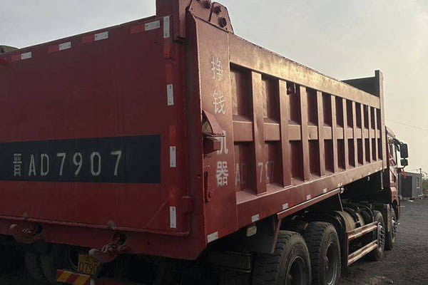 Qingdao Jiefang JH6 heavy-duty truck, 460 hp, 8x4, 8m dump truck, Weichai used dump truck for sale