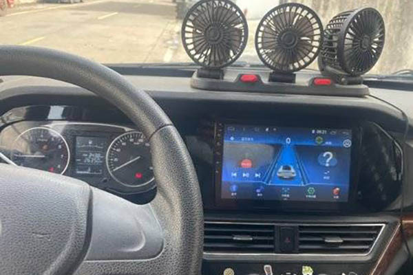 Changan Leaper D5 PLUS Comfort Edition, 95 HP, 3.6m-row semi-gated pickup truck (China VI emission s in China