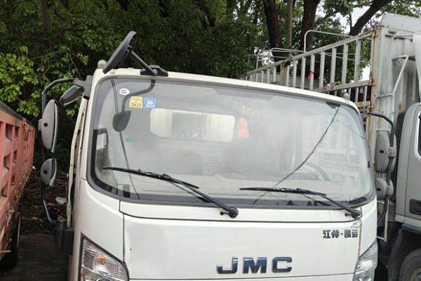 Jiangling Kaiyun wide-body standard model, 129 horsepower, 4.1m single-row flatbed light truck, sing for sale