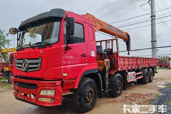 Dongfeng Truck-Mounted Crane Dongfeng Chassis 300 8.5 4X2 for sale