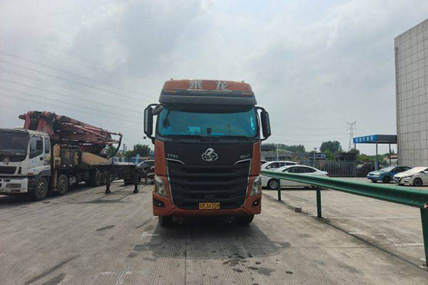 good Dongfeng Liuzhou Motor Chenglong H7 heavy-duty truck, 560 hp, 6x4 tractor (National V) dual-drive, u