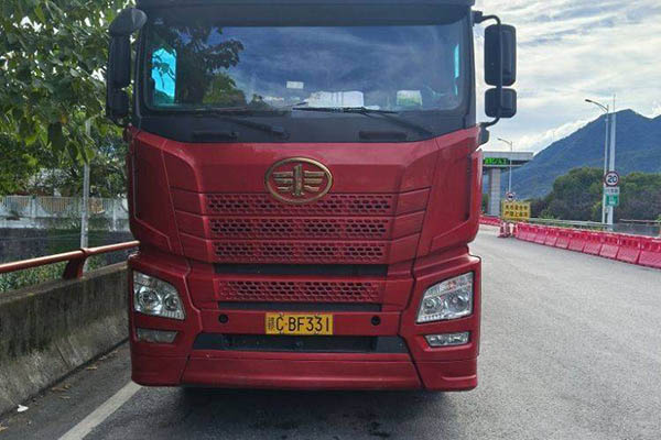 Qingdao Jiefang JH6 heavy-duty truck, 500 hp, 6x4 dual-drive, Weichai used tractor for sale