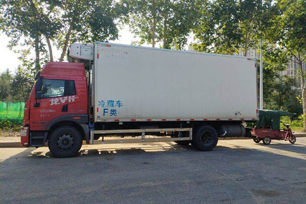 good Qingdao Jiefang Dragon VH medium truck, 220 hp, 4x2, 6.75m single-axle van, used Xichai truck