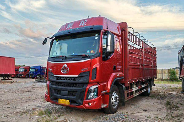 Dongfeng Liuzhou Motor Chenglong H5 medium truck, 240 hp, 4x2, 6.8m, single-axle, 6.8m, Yuchai used truck for sale