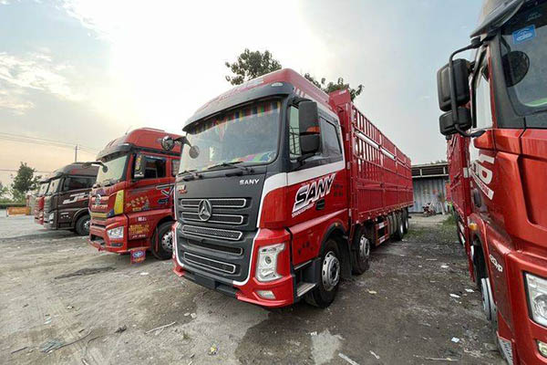 Sany Group Silver Pine Edition 430HP 8x4 9.5m Stake Truck (National V Emission Standard) Front 4x4 R