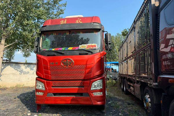 Qingdao Jiefang JK6 medium truck, 240 hp, 4x2, 9.78m single-axle van, used Dachai truck for sale