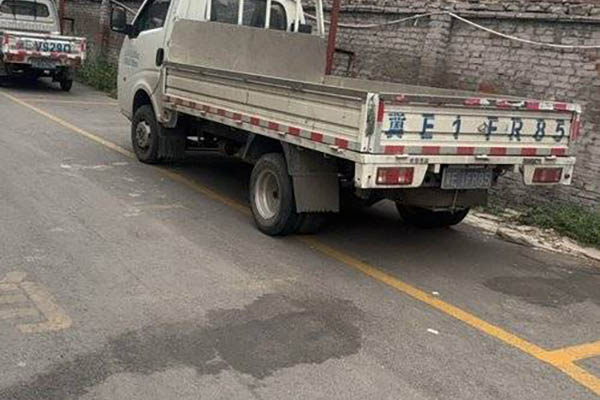 Changan Leaper D5 Comfort Edition, 116 hp, 3.4m single-row flatbed pickup truck (China VI emission s for sale