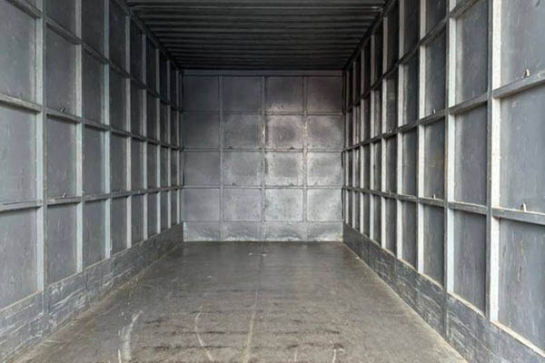 sale Dongfeng Liuzhou Motor Chenglong M3 medium truck, 200 hp, 4x2, 7.8m (National V) standard, single-axle, Yuchai used truck