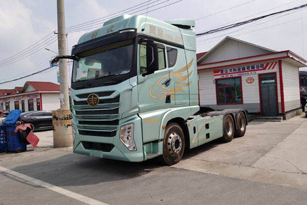 Qingdao Jiefang Eagle Road First Class 620HP 6X4 AMT Automatic Transmission Dual Drive Used Xichai T