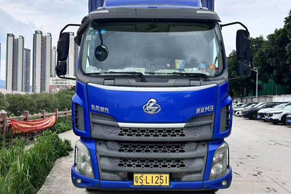 good Dongfeng Liuzhou Motor Chenglong M3 medium truck, 180 hp, 4x2, 7.65m (National V) single-axle, Yuchai used truck