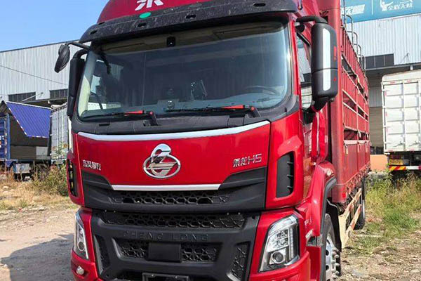 Dongfeng Liuzhou Motor Chenglong H5 medium-duty truck, 290 hp, 4x2, 6.8m grid-type truck (China VI emission standards), single-axle, used Yuchai truck.