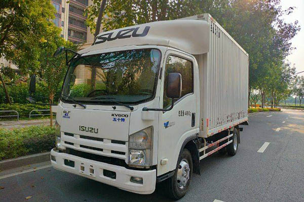 Jiangling Xin Kaiyun luxury model 116 horsepower 4m single-row van light truck single-axle Qingling Isuzu used truck
