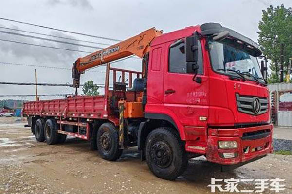 Dongfeng Truck-Mounted Crane Dongfeng Chassis 300 8.5 4X2 in China