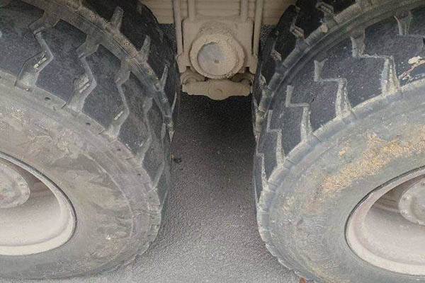 Sany Group Heavy Duty 462HP 6X4 5.6m Rear Eight-Wheel Used Xichai Dump Truck in China