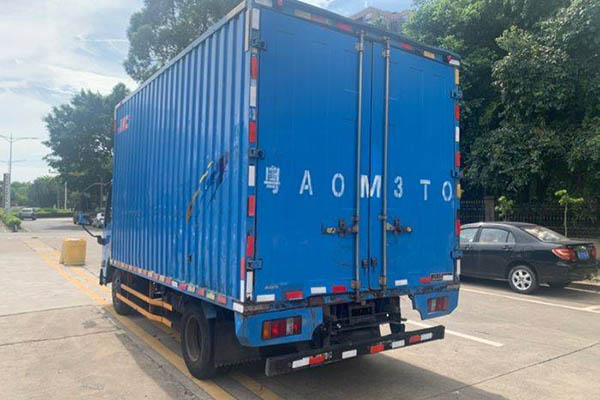 Jiangling Kaiyun Blue Whale 129HP 4.08m Single-row Light Truck Single-axle Qingling Isuzu Used Truck in China