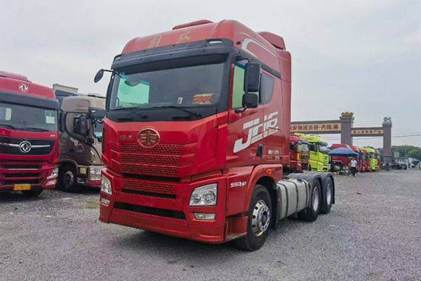 Qingdao Jiefang JH6 heavy-duty truck, 550 hp, 6x4 dual-drive, used Weichai tractor