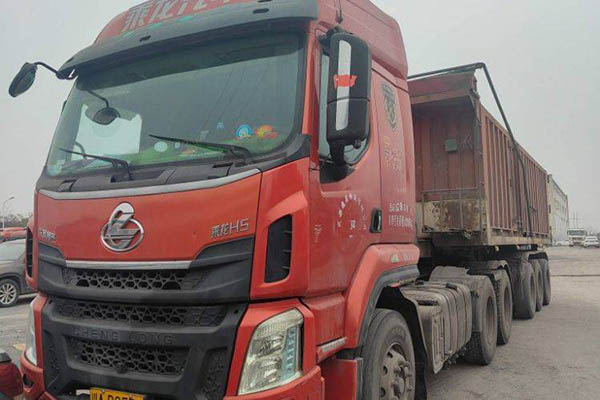 Dongfeng Liuzhou Motor Chenglong H5 heavy-duty truck, 460 hp, 6x4 tractor (National V) dual-drive, u