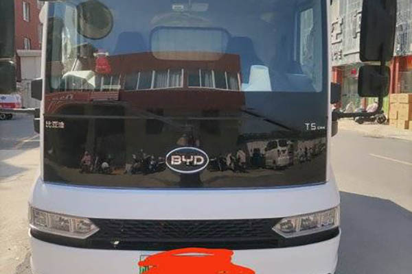 BYD T5DM Fortune Edition 4.5T 4.03m single-row plug-in extended-range hybrid van light truck. Used e