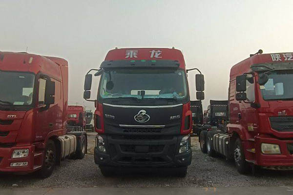 Dongfeng Liuzhou Motor Chenglong H5 heavy-duty truck, 350hp, 4x2 LNG tractor (China VI), single-axle for sale