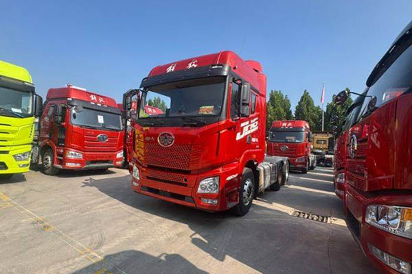 good Qingdao Jiefang JH6 heavy-duty truck, 460 hp, 6x4, AMT, dual-drive, used Xichai tractor