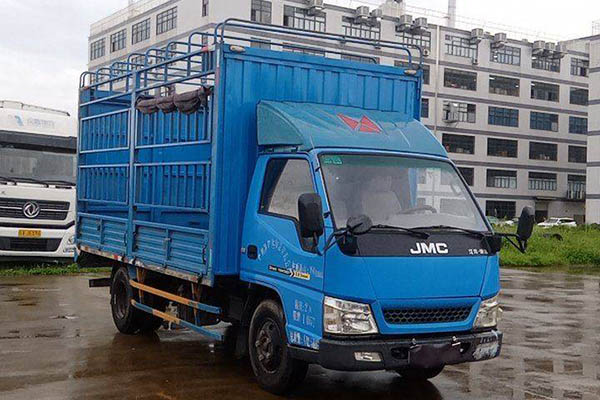 Jiangling Shunda Widebody Luxury 116HP 4.07m Single-row Stakes Light Truck Single-axle Used Jiangxi for sale
